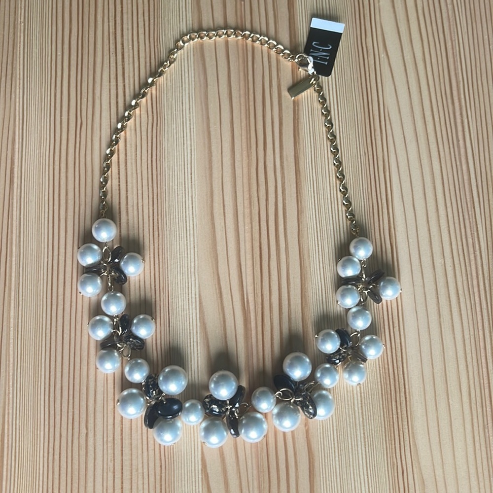 NWT INC gold pearl statement necklace